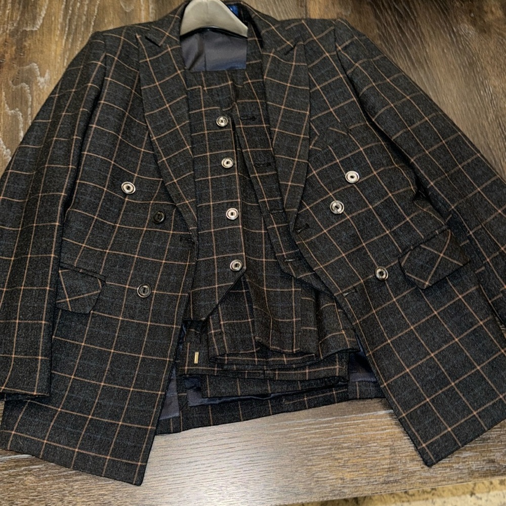 Youth boys Double Breasted 3pc plaid suit size 12